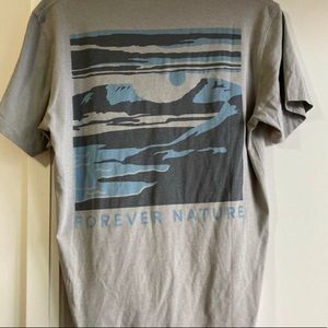 Fjällräven "Torneträsk" tee in shark gray, NWOT. Tried on once